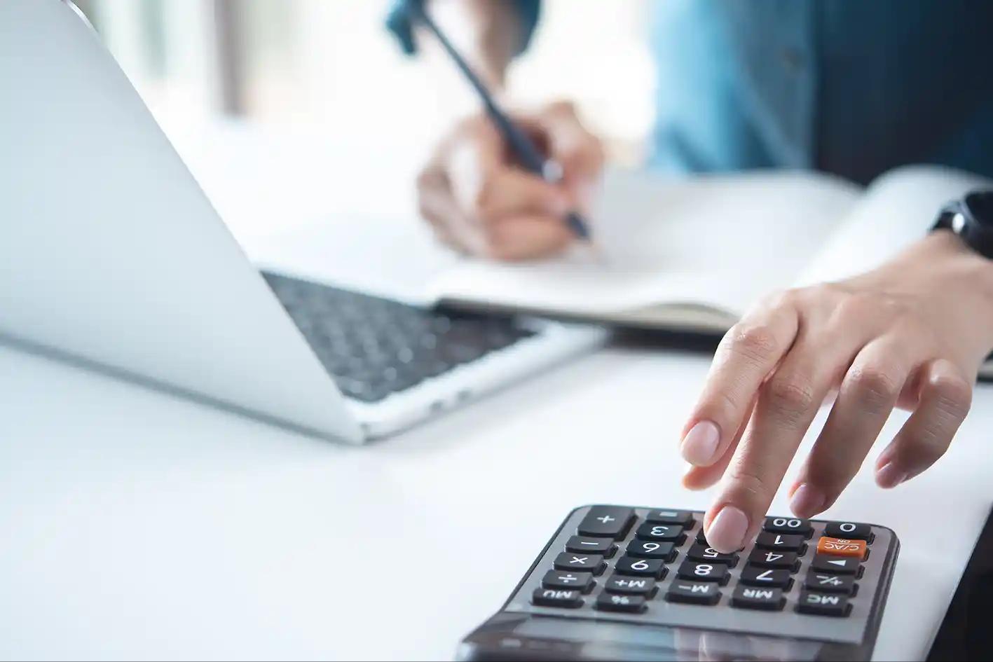 7 Tips Kelola Gaji Agar Hidup Lebih Tenang dan Bebas Stres Finansial